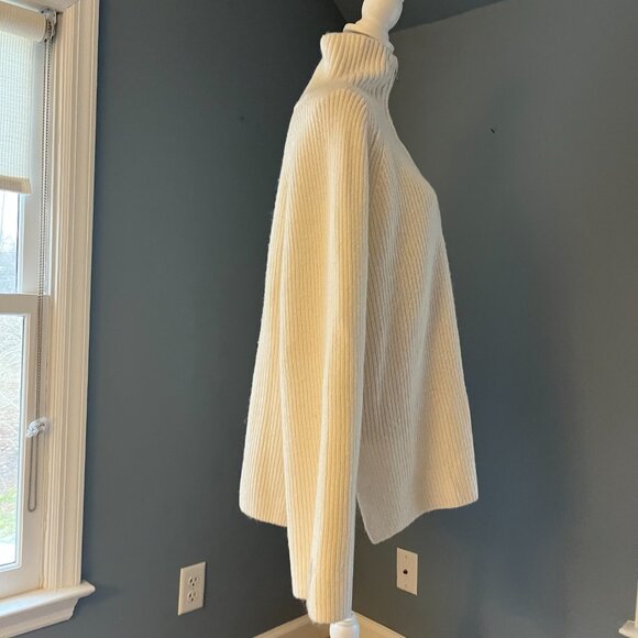 BOGO H & M Oversized Rib-Knit Half-Zip Sweater - Picture 15 of 15